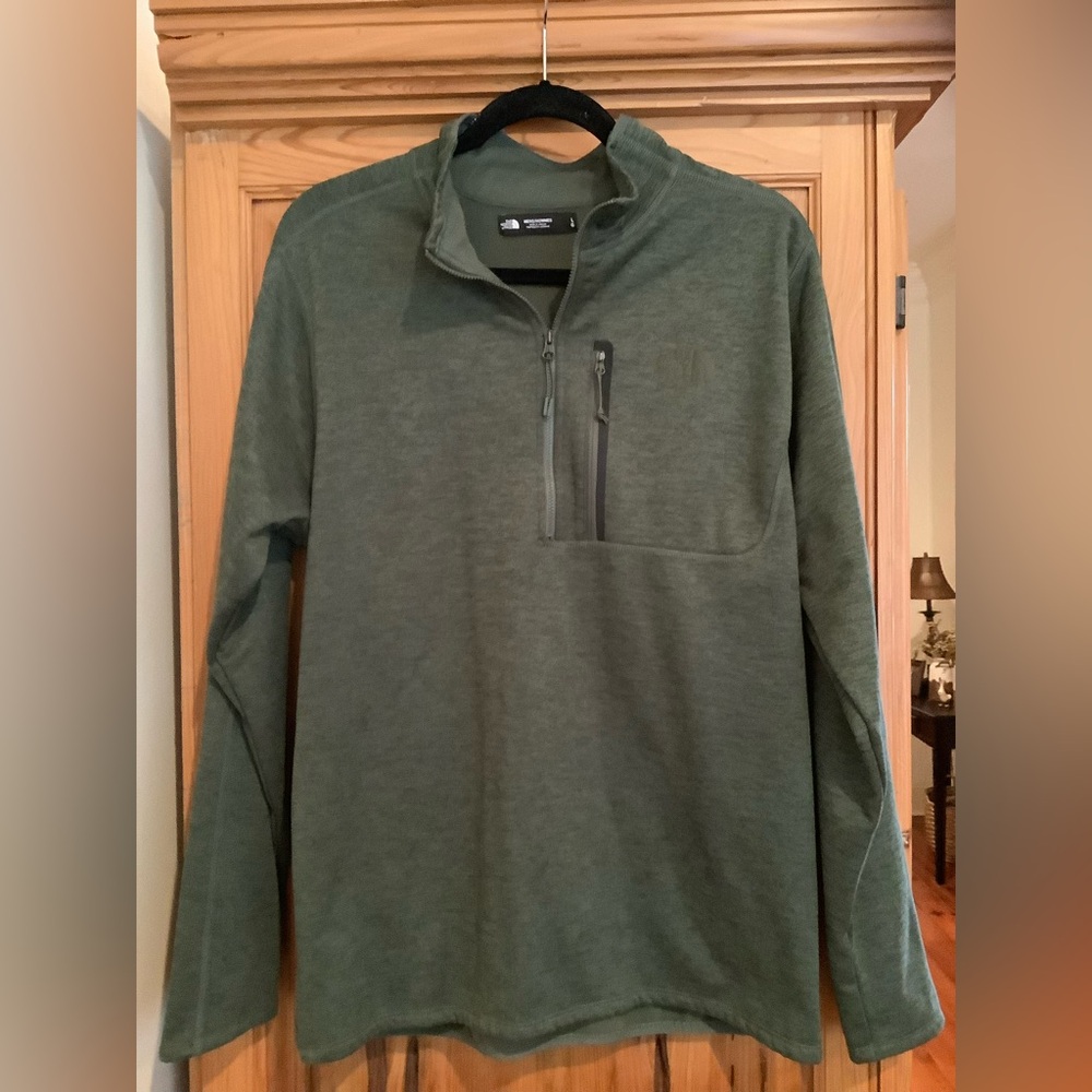 The North Face Men's Green Half Zip Fleece